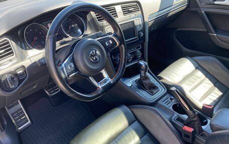 Volkswagen Golf GTI VII, 2016 год, 1 300 000 рублей, 9 фотография