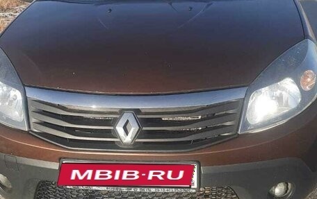 Renault Sandero I, 2014 год, 630 000 рублей, 2 фотография