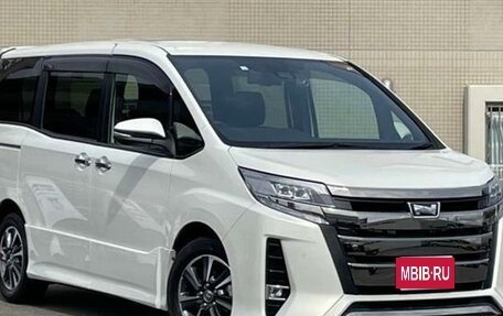 Toyota Noah III, 2021 год, 2 050 000 рублей, 1 фотография