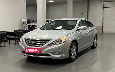 Hyundai Sonata VI, 2011 год, 1 100 000 рублей, 1 фотография