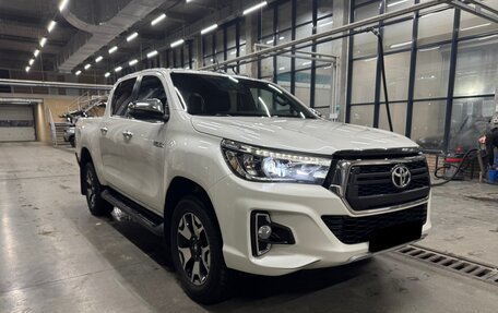 Toyota Hilux VIII, 2018 год, 4 500 000 рублей, 7 фотография