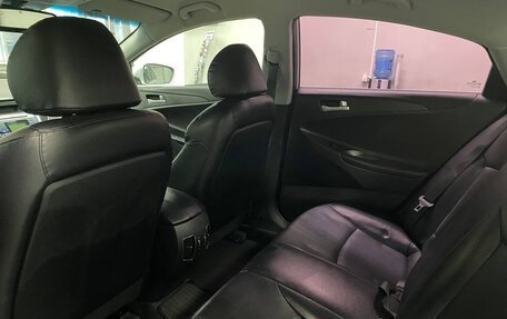 Hyundai Sonata VI, 2011 год, 1 100 000 рублей, 13 фотография