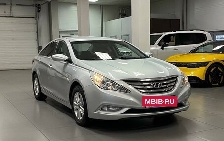 Hyundai Sonata VI, 2011 год, 1 100 000 рублей, 7 фотография