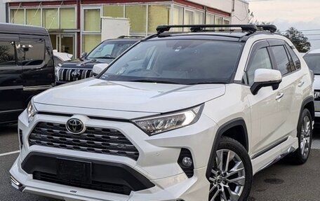 Toyota RAV4, 2021 год, 2 420 000 рублей, 3 фотография