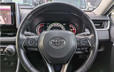 Toyota RAV4, 2021 год, 2 420 000 рублей, 13 фотография