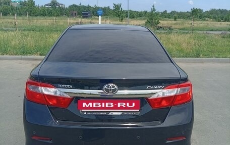 Toyota Camry, 2013 год, 1 350 000 рублей, 4 фотография