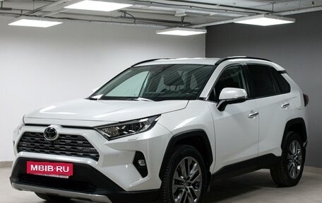 Toyota RAV4, 2022 год, 3 999 000 рублей, 3 фотография