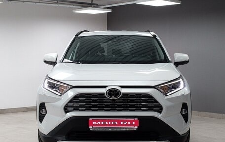 Toyota RAV4, 2022 год, 3 999 000 рублей, 2 фотография