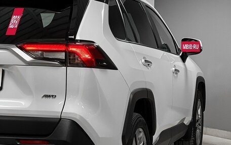 Toyota RAV4, 2022 год, 3 999 000 рублей, 10 фотография