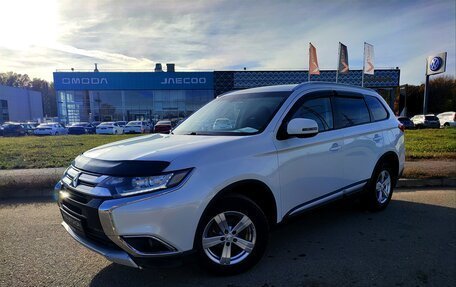 Mitsubishi Outlander III рестайлинг 3, 2018 год, 2 199 000 рублей, 1 фотография