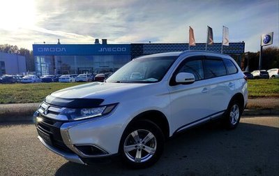 Mitsubishi Outlander III рестайлинг 3, 2018 год, 2 199 000 рублей, 1 фотография