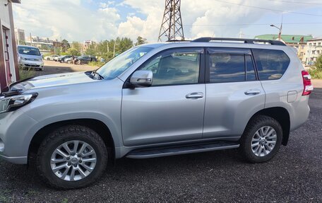 Toyota Land Cruiser Prado 150 рестайлинг 2, 2017 год, 4 300 000 рублей, 6 фотография