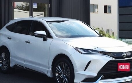 Toyota Harrier, 2022 год, 3 000 000 рублей, 1 фотография