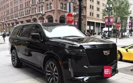 Cadillac Escalade V, 2022 год, 10 800 000 рублей, 3 фотография