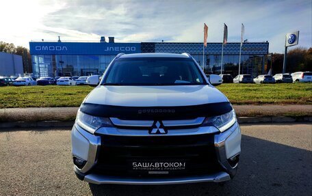 Mitsubishi Outlander III рестайлинг 3, 2018 год, 2 199 000 рублей, 2 фотография