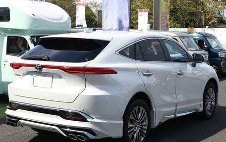 Toyota Harrier, 2022 год, 3 000 000 рублей, 5 фотография