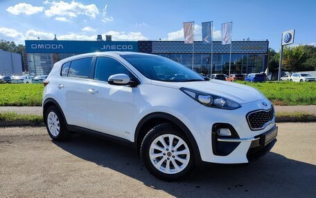 KIA Sportage IV рестайлинг, 2018 год, 2 199 000 рублей, 3 фотография