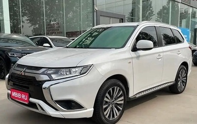 Mitsubishi Outlander III рестайлинг 3, 2021 год, 2 220 000 рублей, 1 фотография