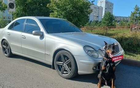 Mercedes-Benz E-Класс, 2002 год, 890 000 рублей, 8 фотография