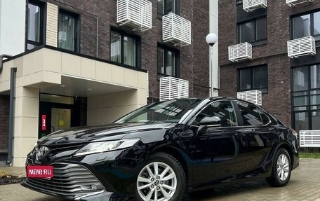 Toyota Camry, 2019 год, 2 470 000 рублей, 1 фотография