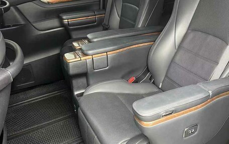 Toyota Alphard III, 2017 год, 4 300 000 рублей, 6 фотография