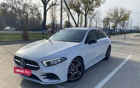 Mercedes-Benz A-Класс, 2020 год, 2 990 000 рублей, 2 фотография