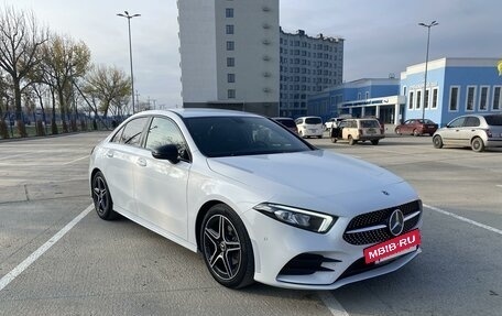 Mercedes-Benz A-Класс, 2020 год, 2 990 000 рублей, 32 фотография