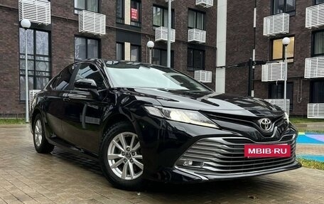 Toyota Camry, 2019 год, 2 470 000 рублей, 4 фотография