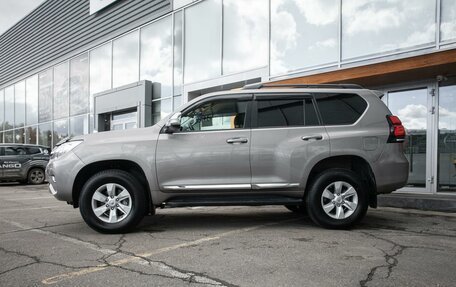 Toyota Land Cruiser Prado 150 рестайлинг 2, 2019 год, 4 995 000 рублей, 2 фотография