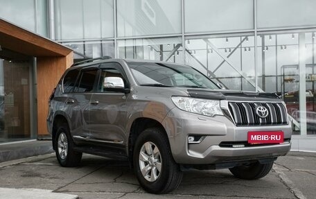 Toyota Land Cruiser Prado 150 рестайлинг 2, 2019 год, 4 995 000 рублей, 6 фотография