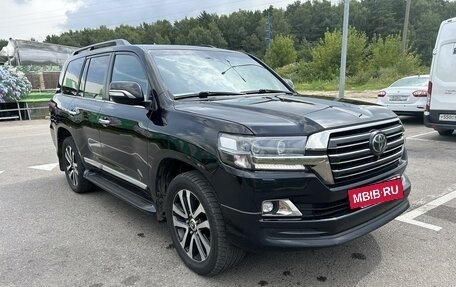 Toyota Land Cruiser 200, 2018 год, 6 500 000 рублей, 2 фотография