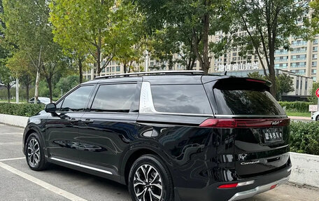 KIA Carnival, 2021 год, 4 000 000 рублей, 4 фотография