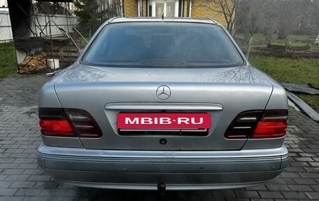 Mercedes-Benz E-Класс, 2001 год, 600 000 рублей, 17 фотография