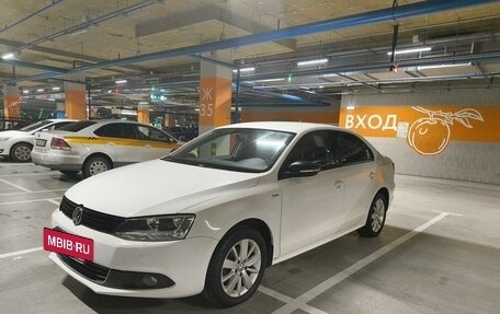 Volkswagen Jetta VI, 2013 год, 960 000 рублей, 14 фотография