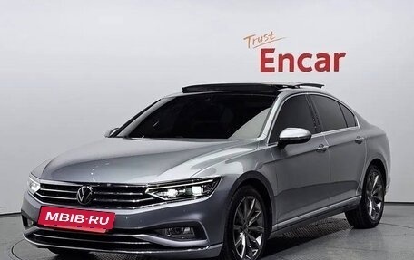 Volkswagen Passat B8 рестайлинг, 2021 год, 2 250 000 рублей, 2 фотография