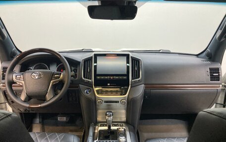 Toyota Land Cruiser 200, 2018 год, 6 990 000 рублей, 9 фотография