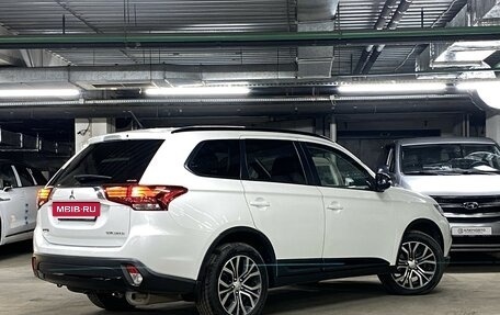 Mitsubishi Outlander III рестайлинг 3, 2015 год, 2 349 000 рублей, 3 фотография