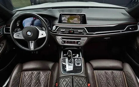 BMW 7 серия, 2021 год, 5 650 000 рублей, 14 фотография