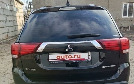 Mitsubishi Outlander III рестайлинг 3, 2019 год, 2 200 000 рублей, 5 фотография