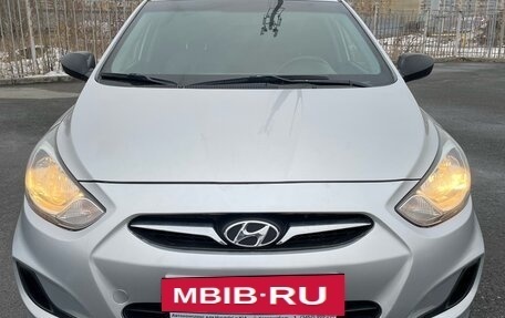 Hyundai Solaris II рестайлинг, 2013 год, 730 000 рублей, 2 фотография