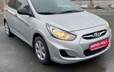 Hyundai Solaris II рестайлинг, 2013 год, 730 000 рублей, 3 фотография