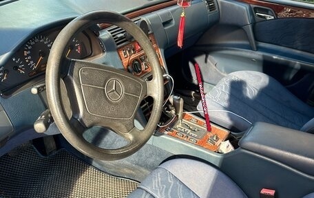 Mercedes-Benz E-Класс, 1998 год, 499 000 рублей, 3 фотография