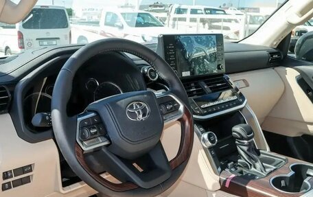 Toyota Land Cruiser, 2024 год, 12 500 000 рублей, 16 фотография