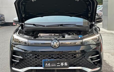 Volkswagen Tiguan, 2024 год, 4 750 000 рублей, 23 фотография