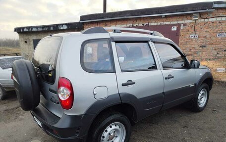 Chevrolet Niva I рестайлинг, 2015 год, 775 000 рублей, 2 фотография