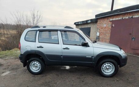 Chevrolet Niva I рестайлинг, 2015 год, 775 000 рублей, 11 фотография