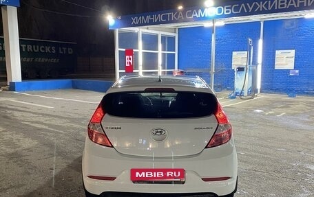 Hyundai Solaris II рестайлинг, 2015 год, 900 000 рублей, 2 фотография