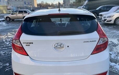 Hyundai Solaris II рестайлинг, 2011 год, 850 000 рублей, 4 фотография