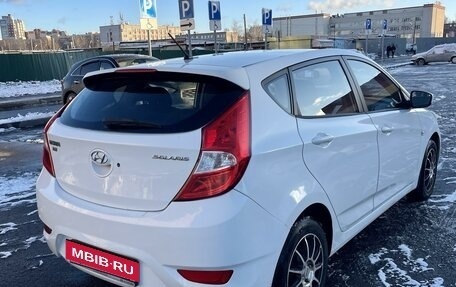 Hyundai Solaris II рестайлинг, 2011 год, 850 000 рублей, 3 фотография