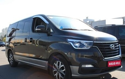 Hyundai Grand Starex Grand Starex I рестайлинг 2, 2018 год, 3 600 000 рублей, 1 фотография